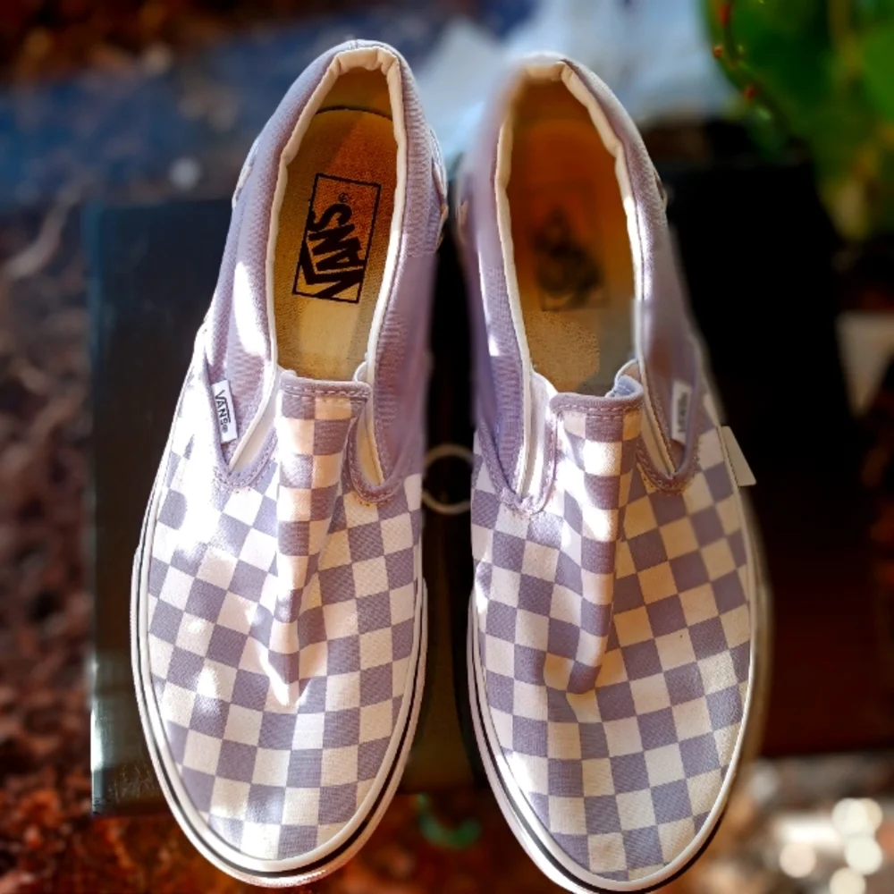 Women's shoes - Picture 1 of 2